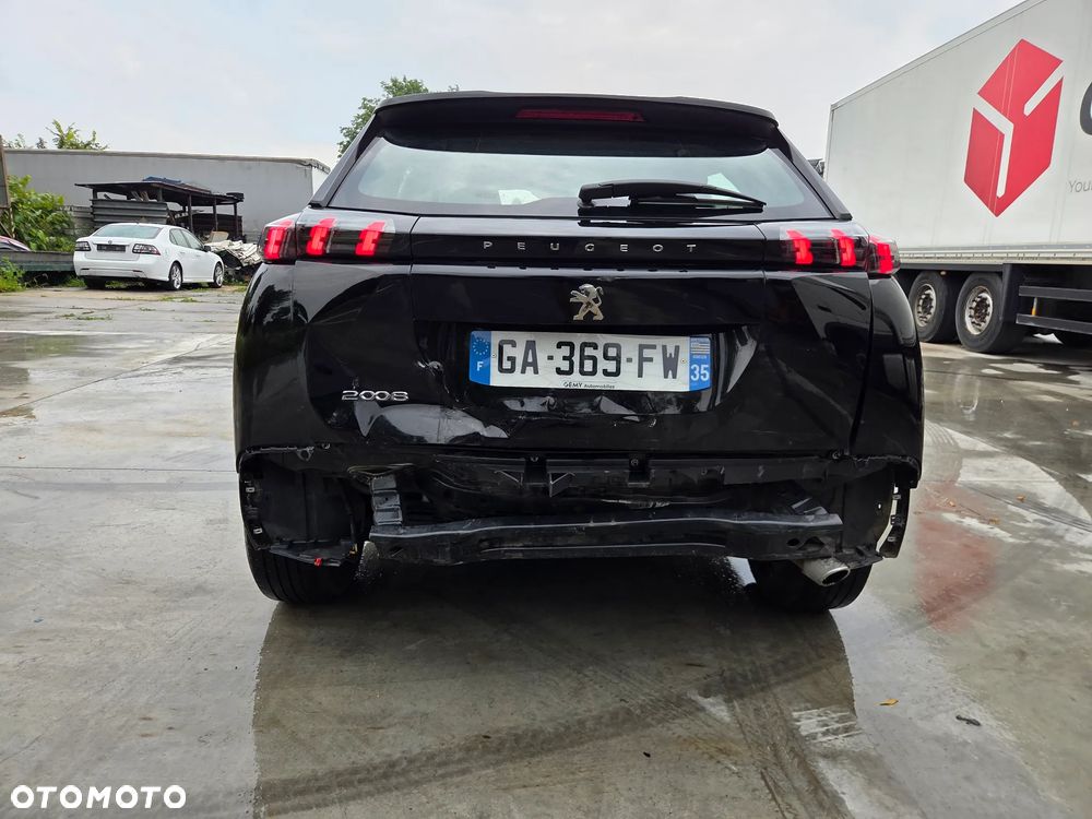 Peugeot 2008 - 8