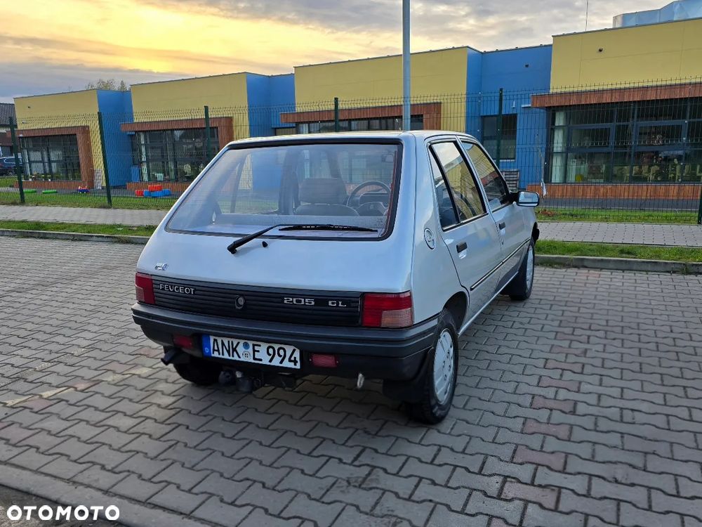 Peugeot 205 1.1 GL - 17