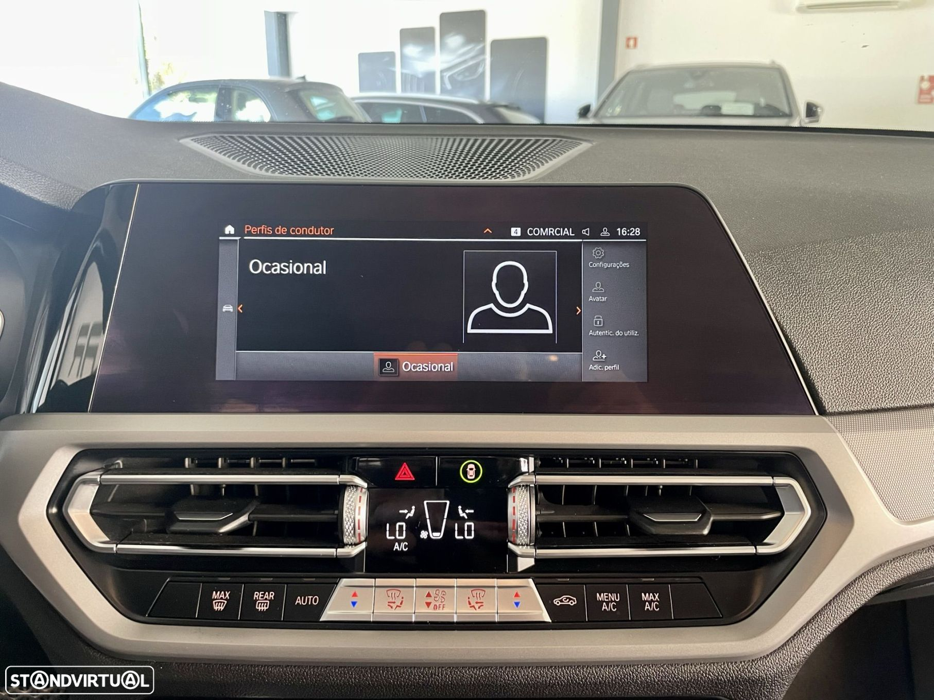 BMW 318 d Touring Auto - 37