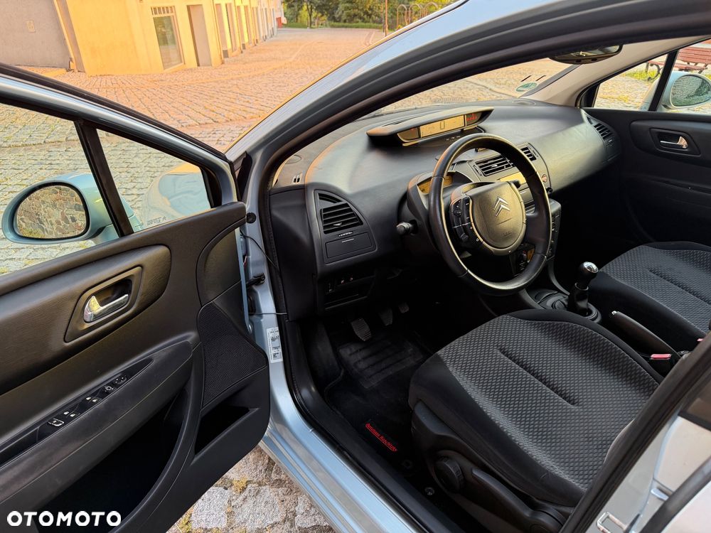 Citroën C4 1.6 16V Confort - 13