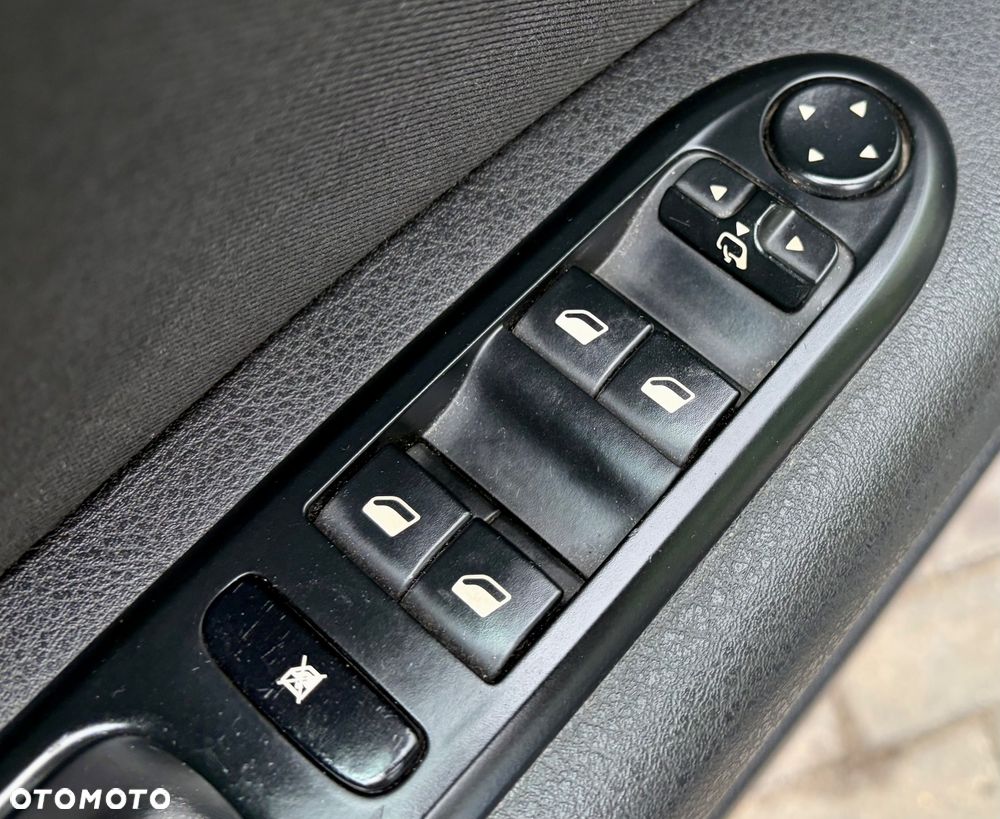 Peugeot 407 HDi 135 Automatik Premium - 21