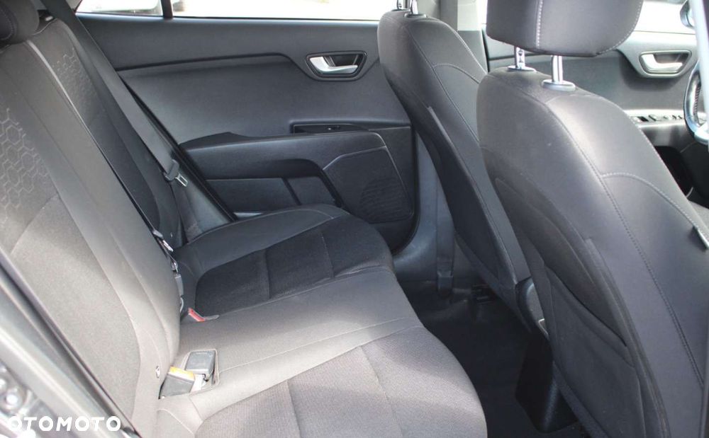Kia Rio - 21