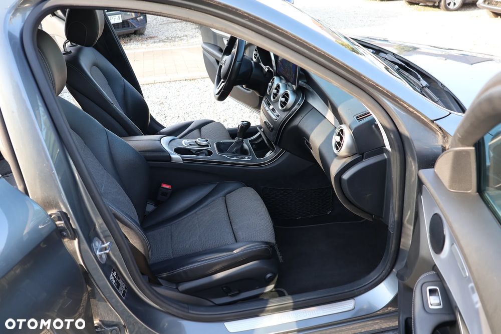 Mercedes-Benz Klasa C 200 d Avantgarde - 16