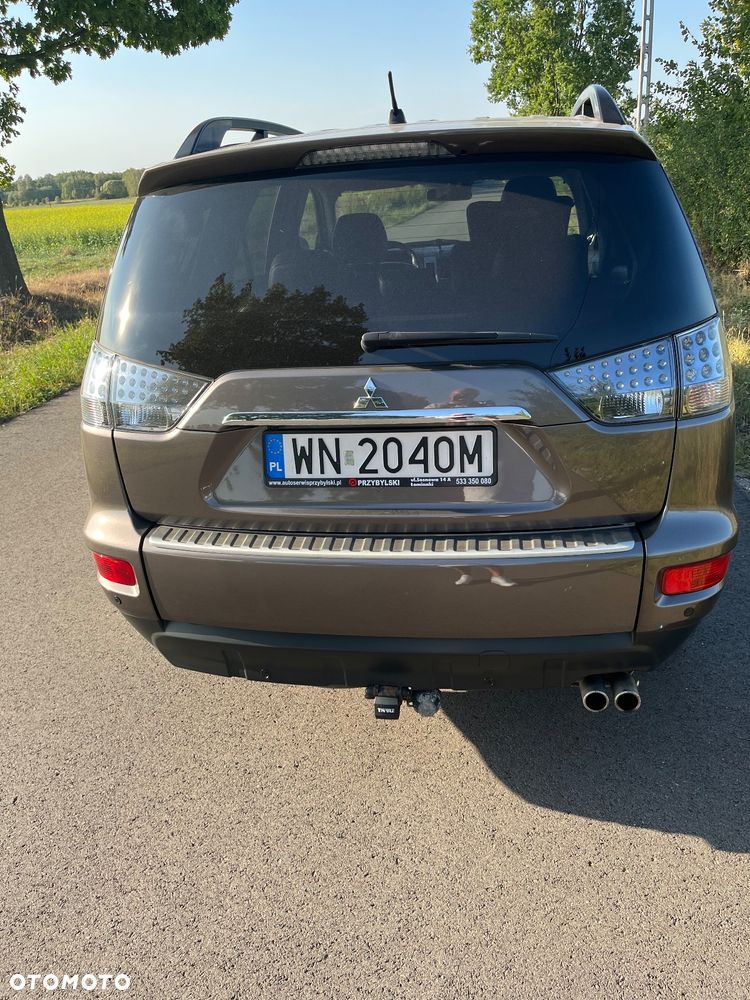 Mitsubishi Outlander 2.4 Instyle NAVI CVT - 3