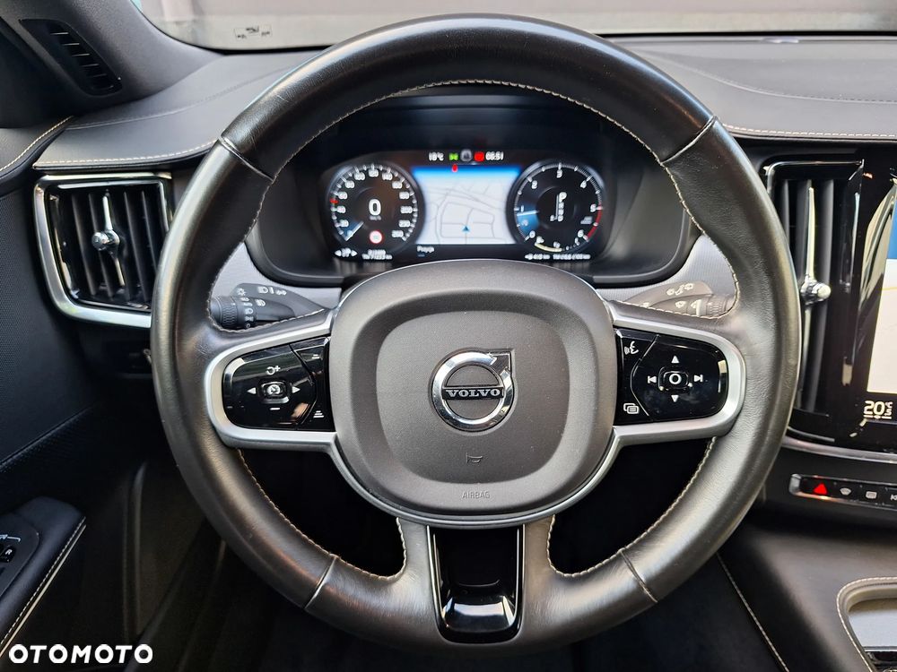 Volvo V90 D4 R-Design - 30