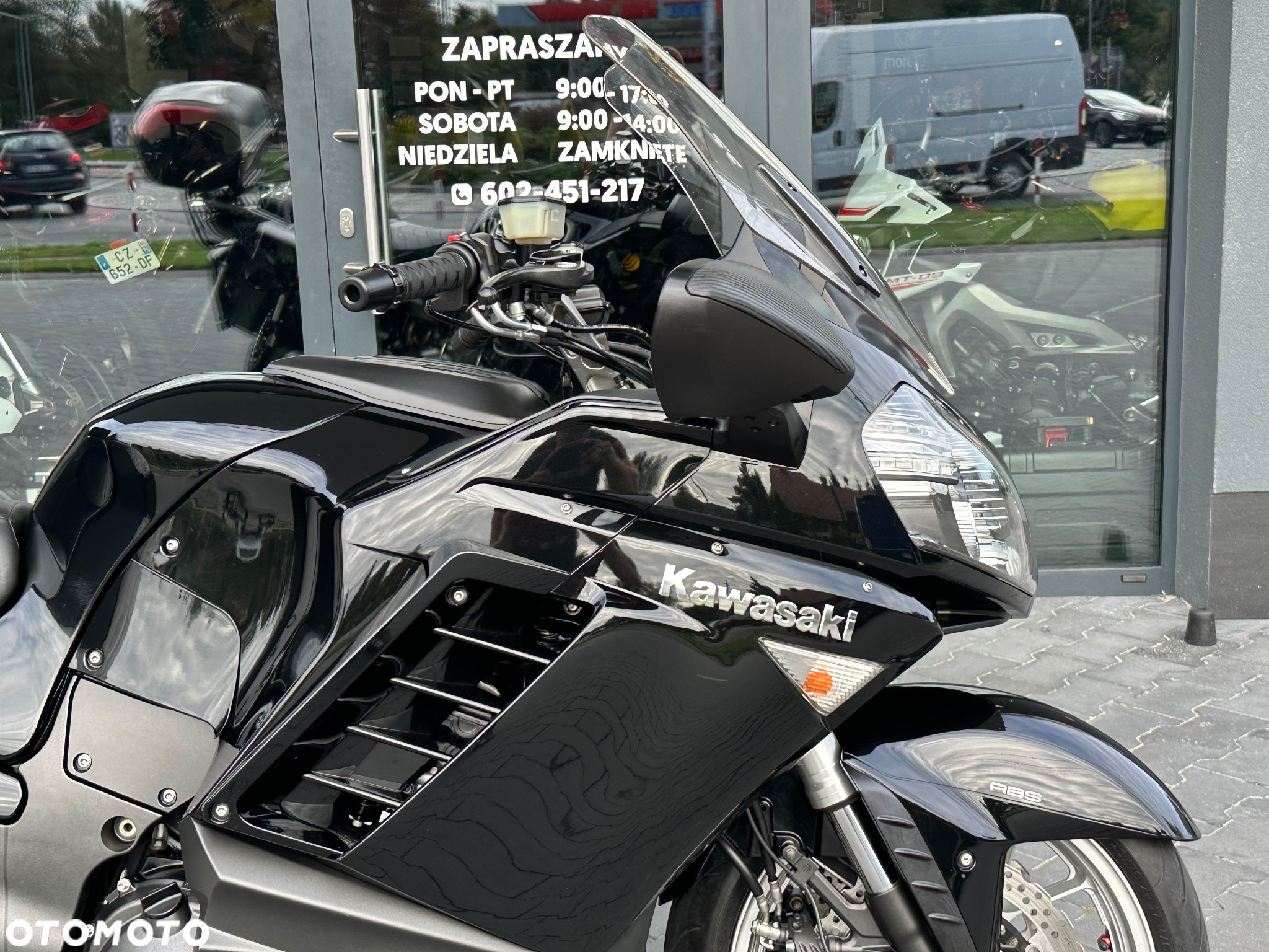 Kawasaki GTR - 8