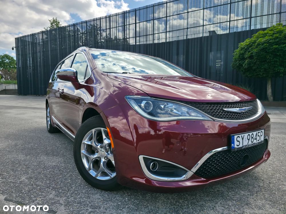 Chrysler Pacifica - 2