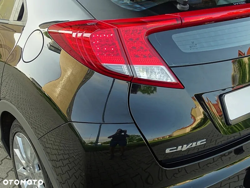 Honda Civic 1.4 i-VTEC Comfort Black Edition - 22