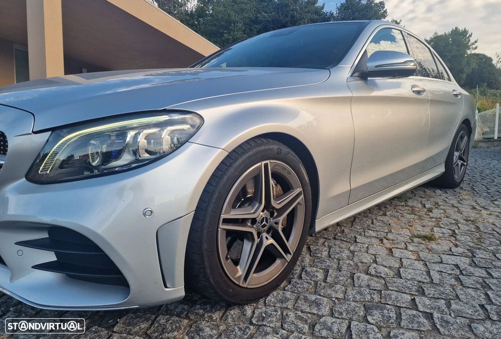 Mercedes-Benz C 300 d AMG Line - 12
