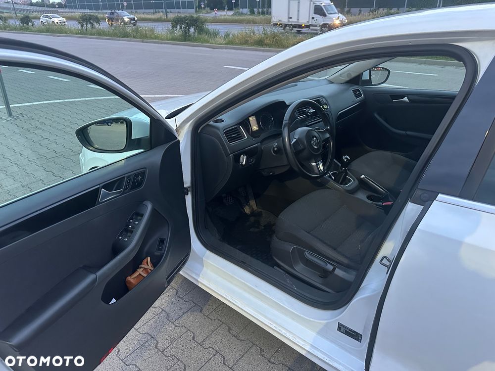 Volkswagen Jetta 2.0 TDI Comfortline - 17