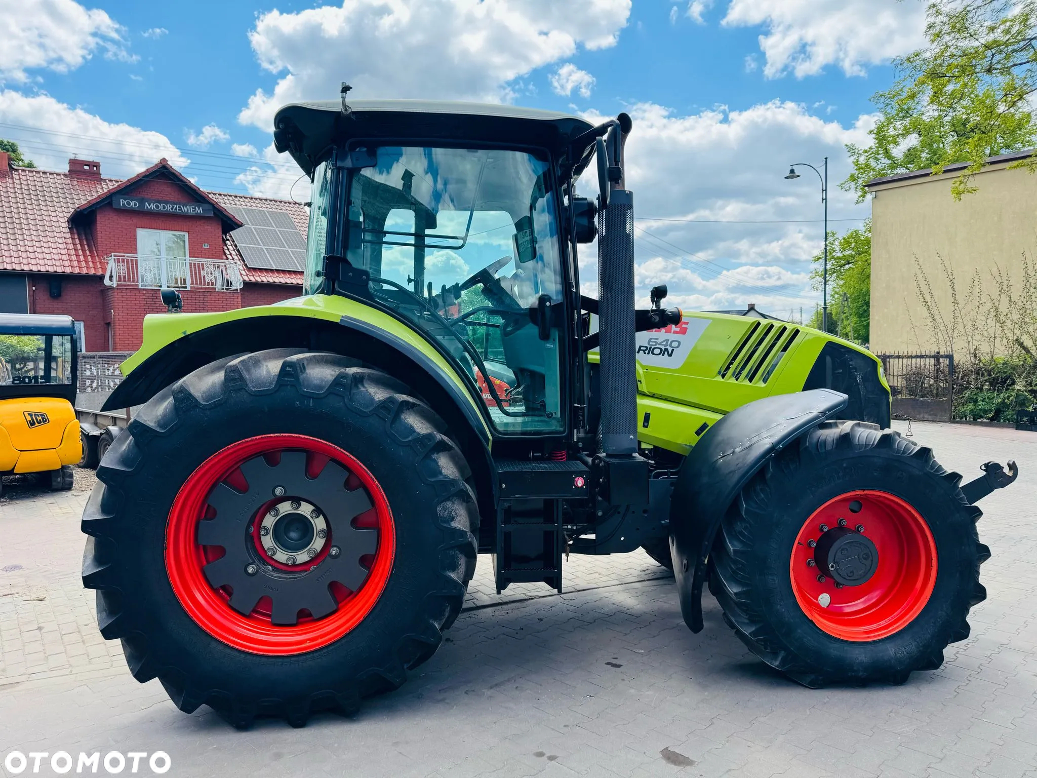Claas Nexos 210F - 6