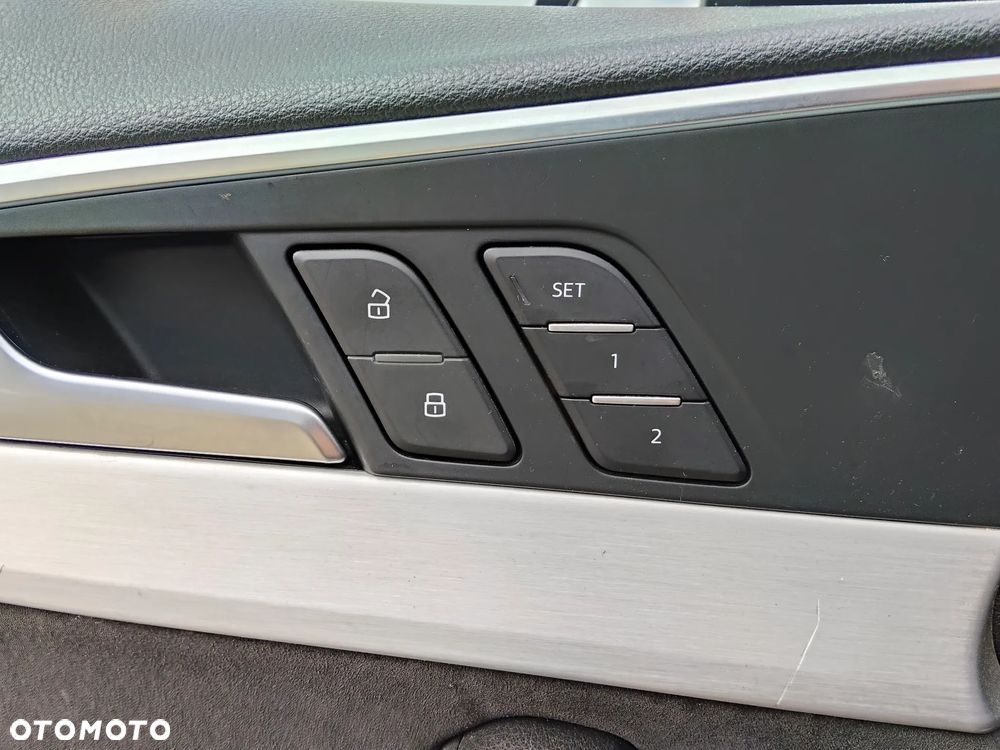 Audi A4 Avant 2.0 TDI S tronic - 36