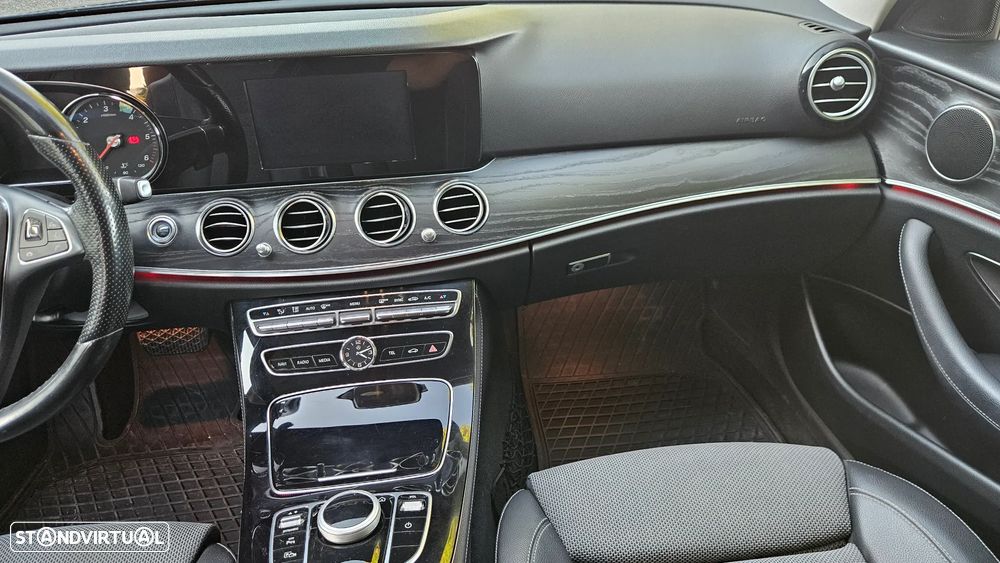 Mercedes-Benz E 220 - 22