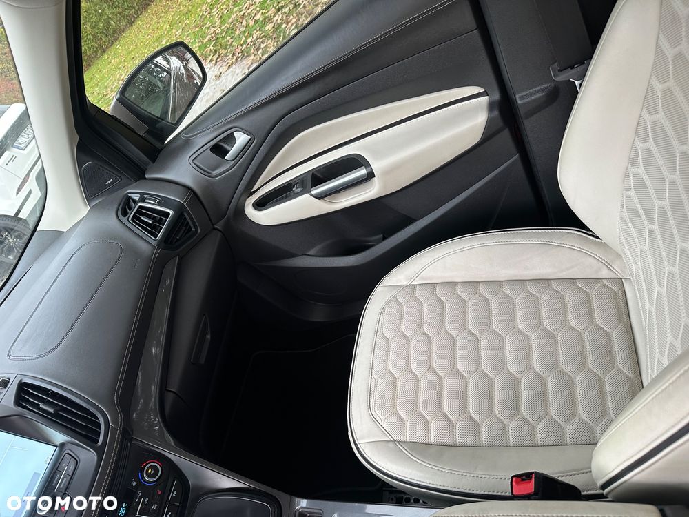 Ford Kuga Vignale 2.0 TDCi AWD - 12