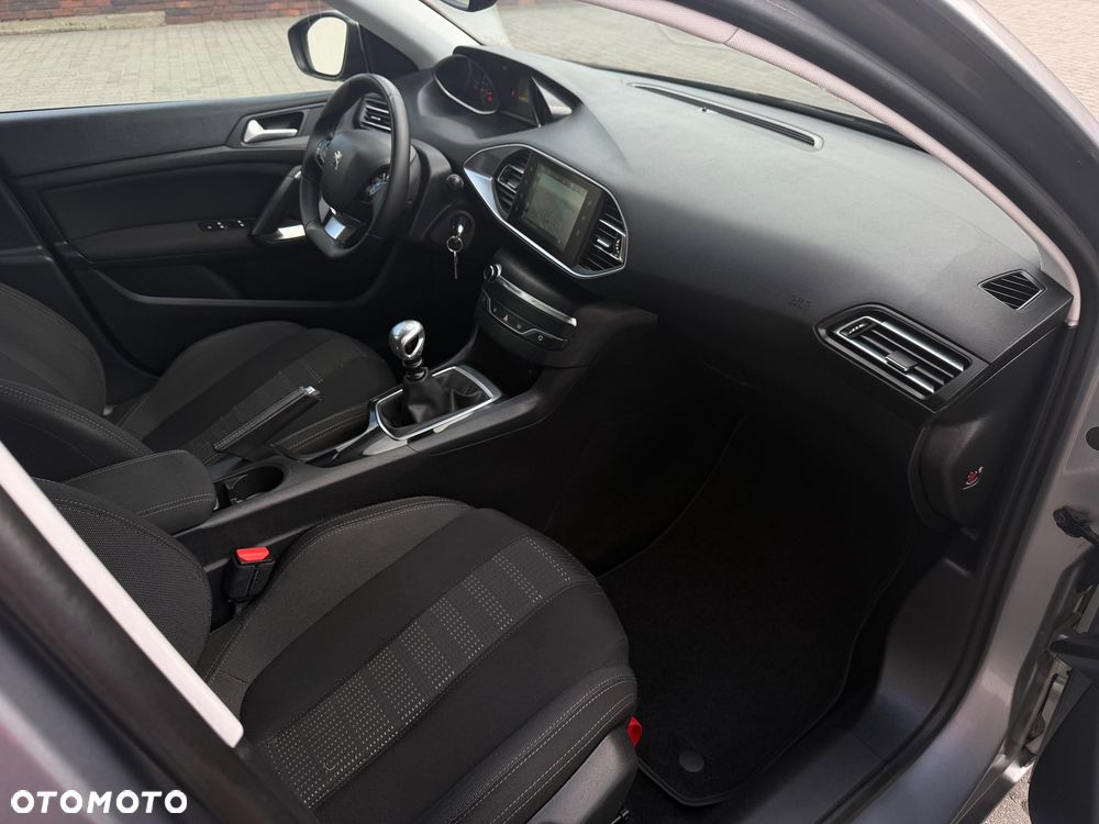 Peugeot 308 1.6 HDi Premium - 16