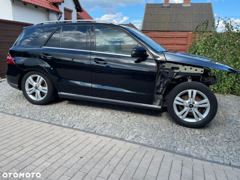 Mercedes-Benz ML 350 BlueTec 4-Matic - 25