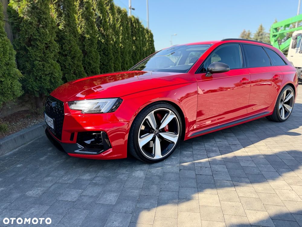 Audi RS4 Avant - 7