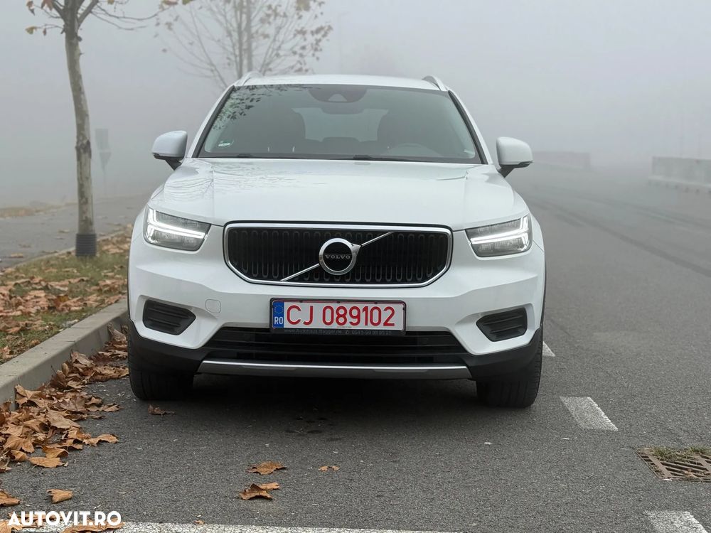 Volvo XC 40 D4 AWD Geartronic Momentum - 3