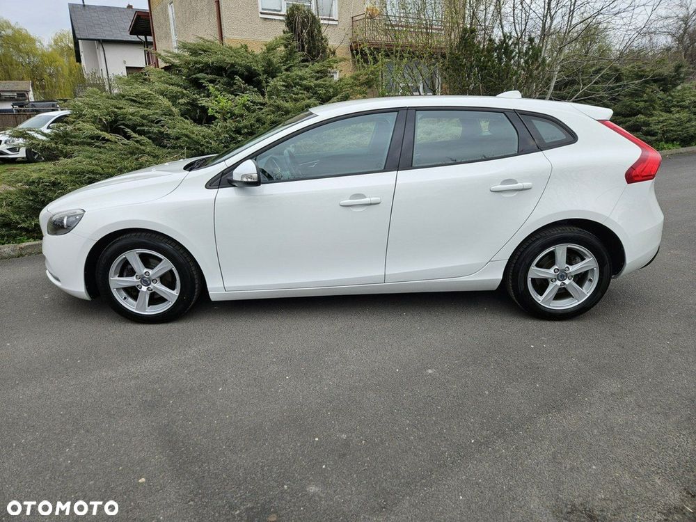 Volvo V40 D2 Momentum - 2