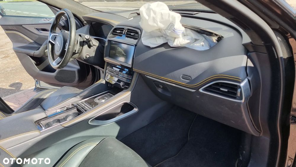 Jaguar F-Pace 30d AWD 300 Sport - 25