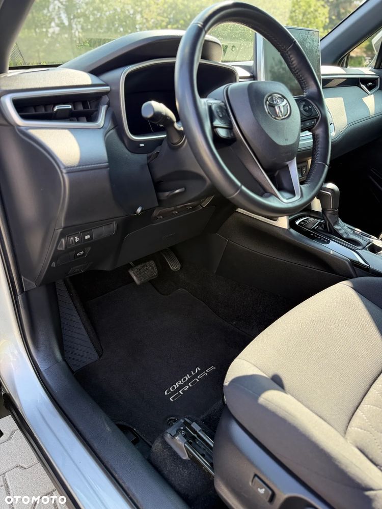 Toyota Corolla Cross 2.0 Hybrid Style AWD - 21