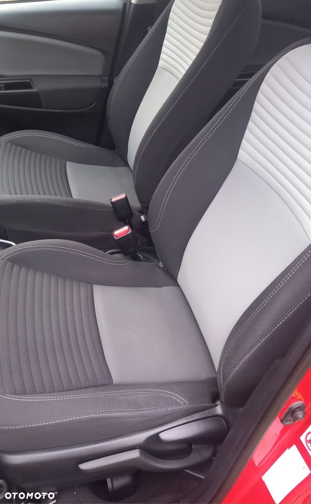 Toyota Yaris Hybrid 100 Premium - 15