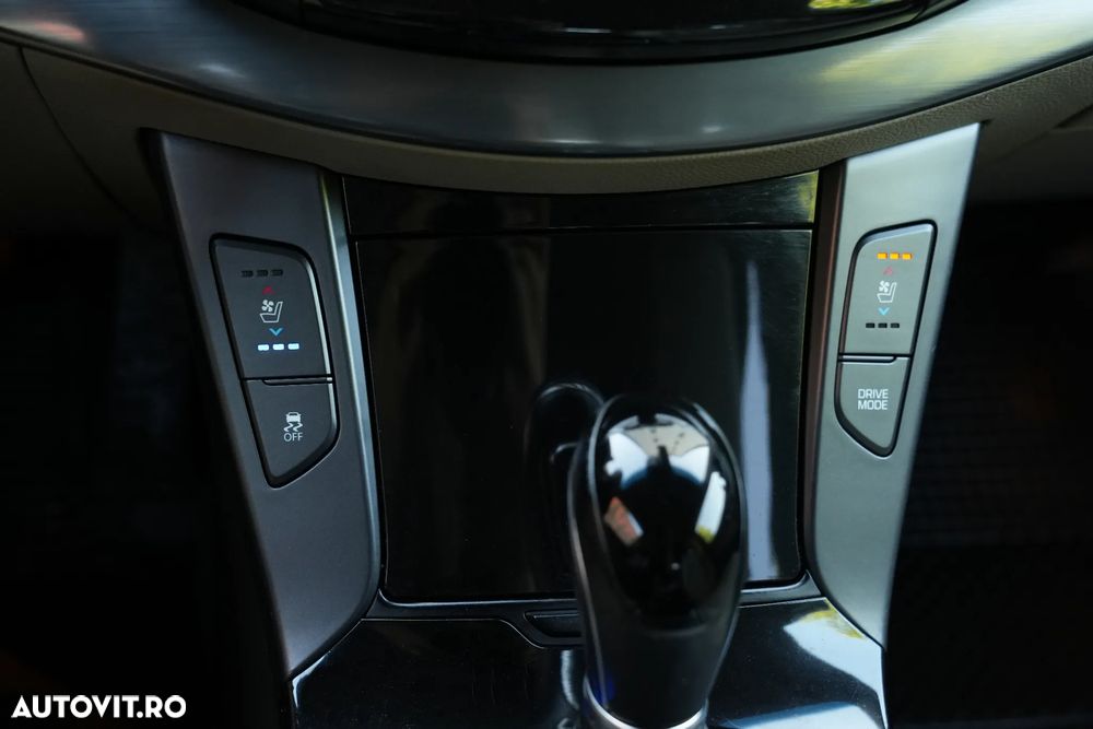 Hyundai i40 Kombi 1.7 CRDi DCT Premium - 15
