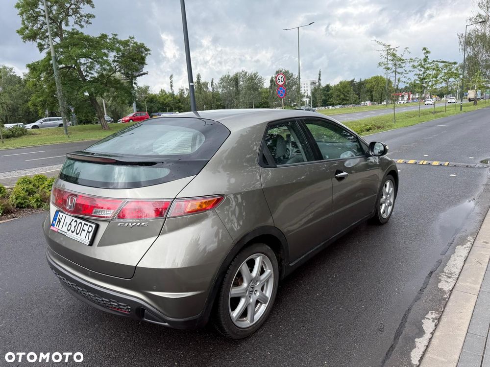 Honda Civic 1.4i-DSi - 11