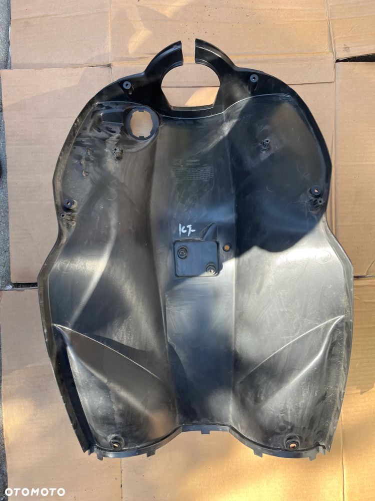 OSŁONA KOLAN NOG KOKPIT PEUGEOT KISBEE 50 2000633900 - 2