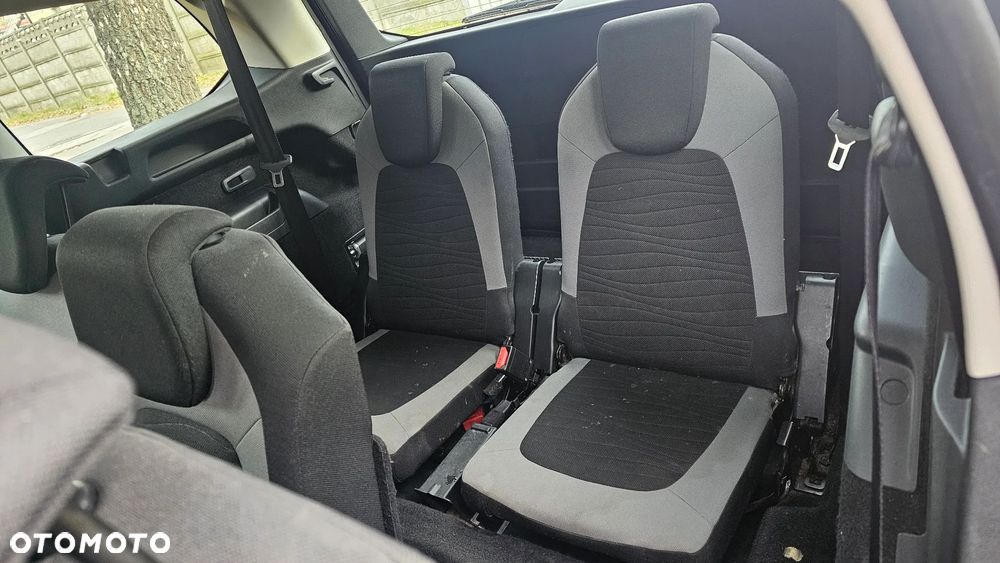 Citroën C4 Picasso 1.6 THP Intensive S&S EAT6 - 23