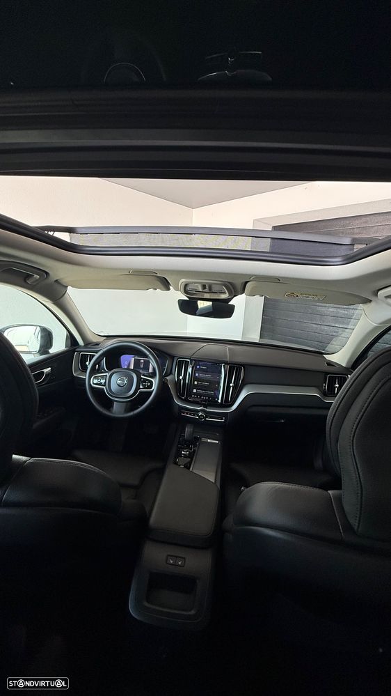 Volvo XC 60 2.0 T6 PHEV R-Design Expression AWD - 28