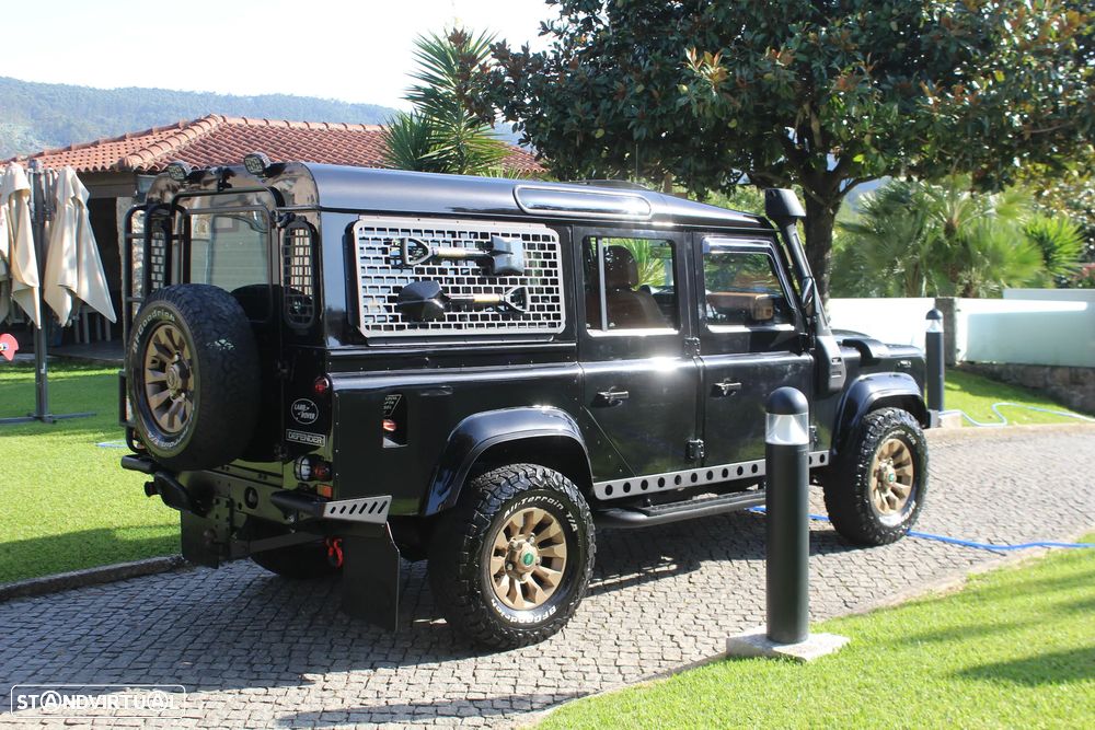 Land Rover Defender 110 Black Pearl Limited Edition - 6