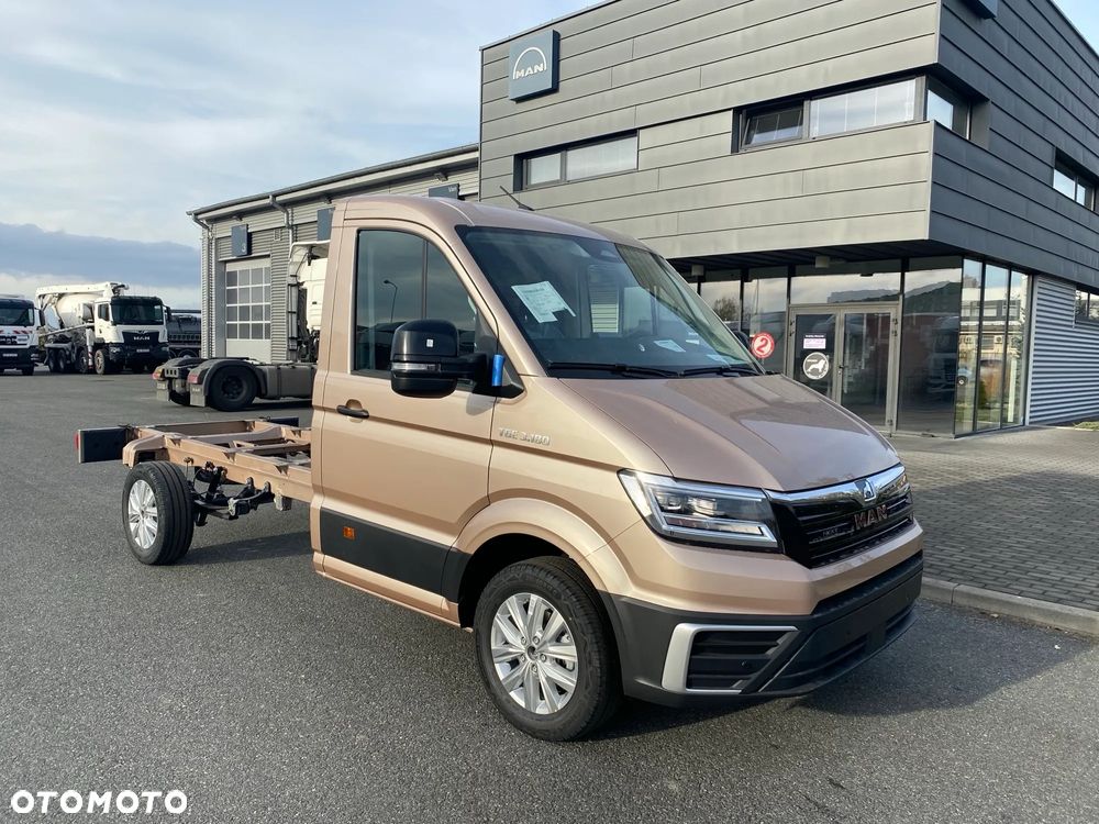 MAN TGE 3.180 4X2F SB - 4