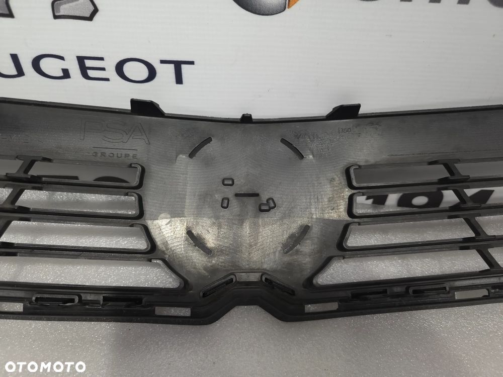 OPEL ASTRA VI 6 L 22- ATRAPA / GRILL PRZEDNI PRZÓD , NR 9839640080 / 9842380780 , NR AUKCJI GL843 - 17