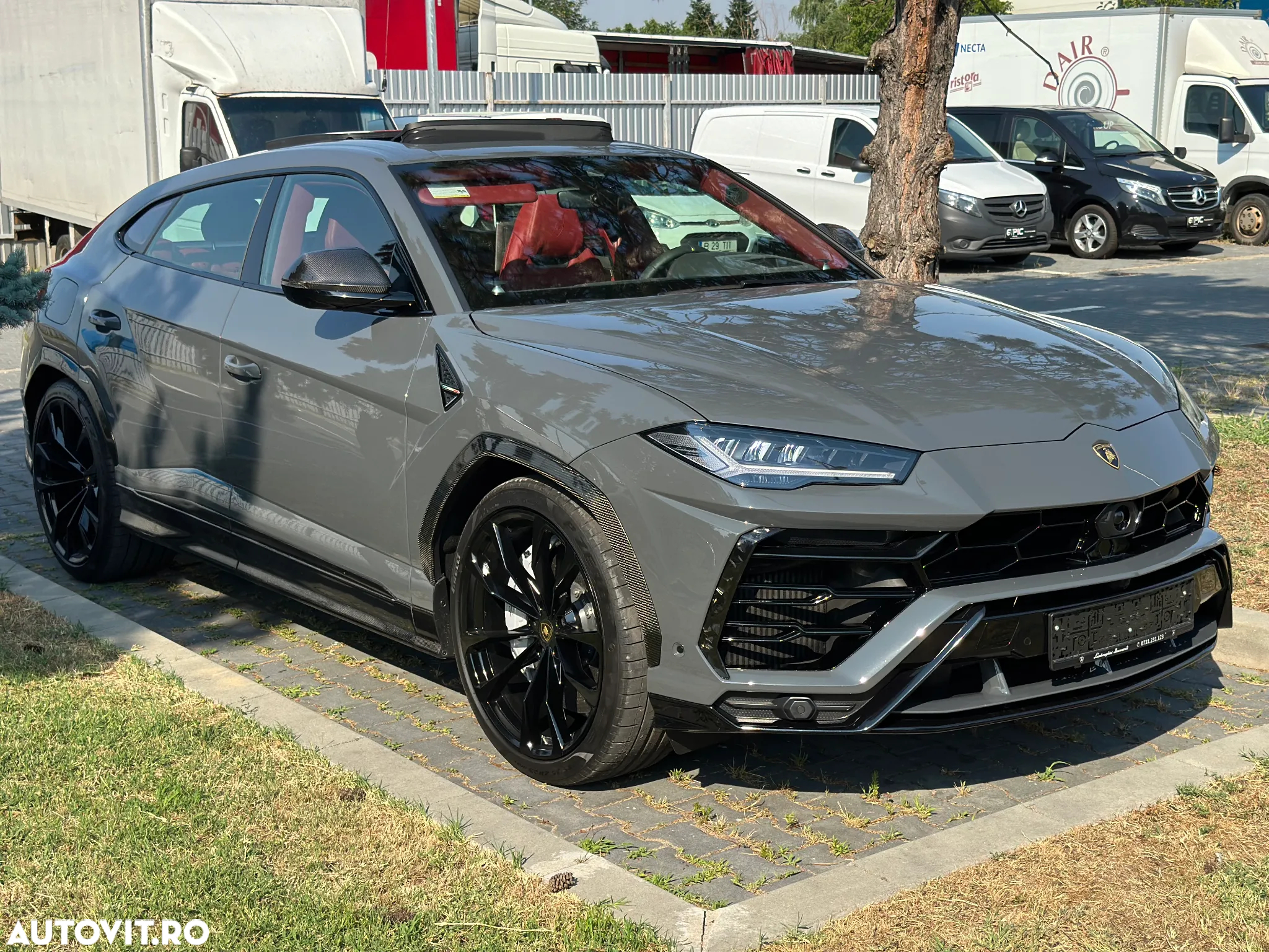 Lamborghini URUS Standard - 5