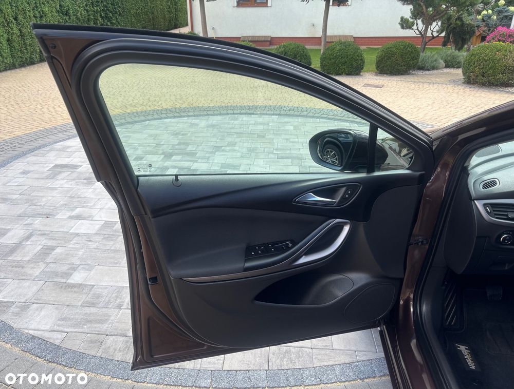 Opel Astra 1.4 Turbo Edition - 29