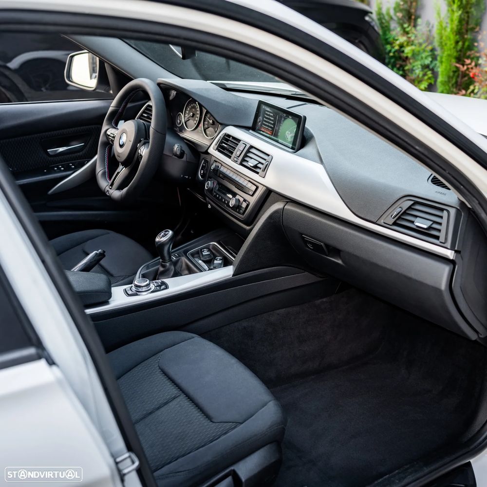 BMW 320 d Sport Line - 7