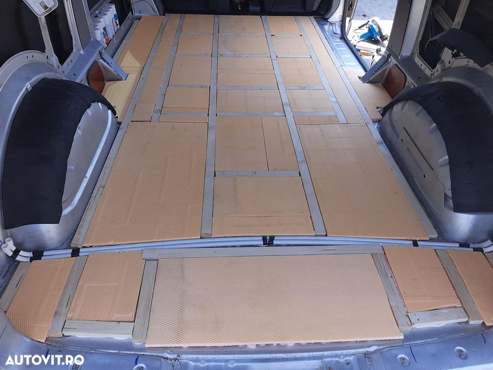 Volkswagen Transporter - 22