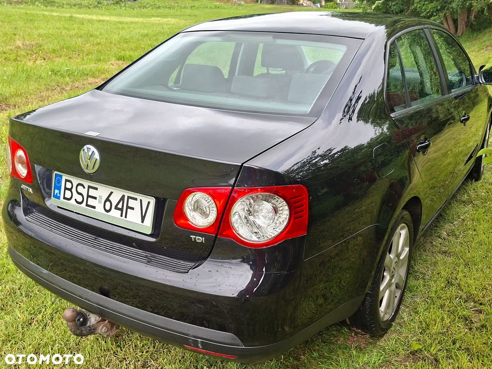 Volkswagen Jetta 1.9 TDI Trendline - 6