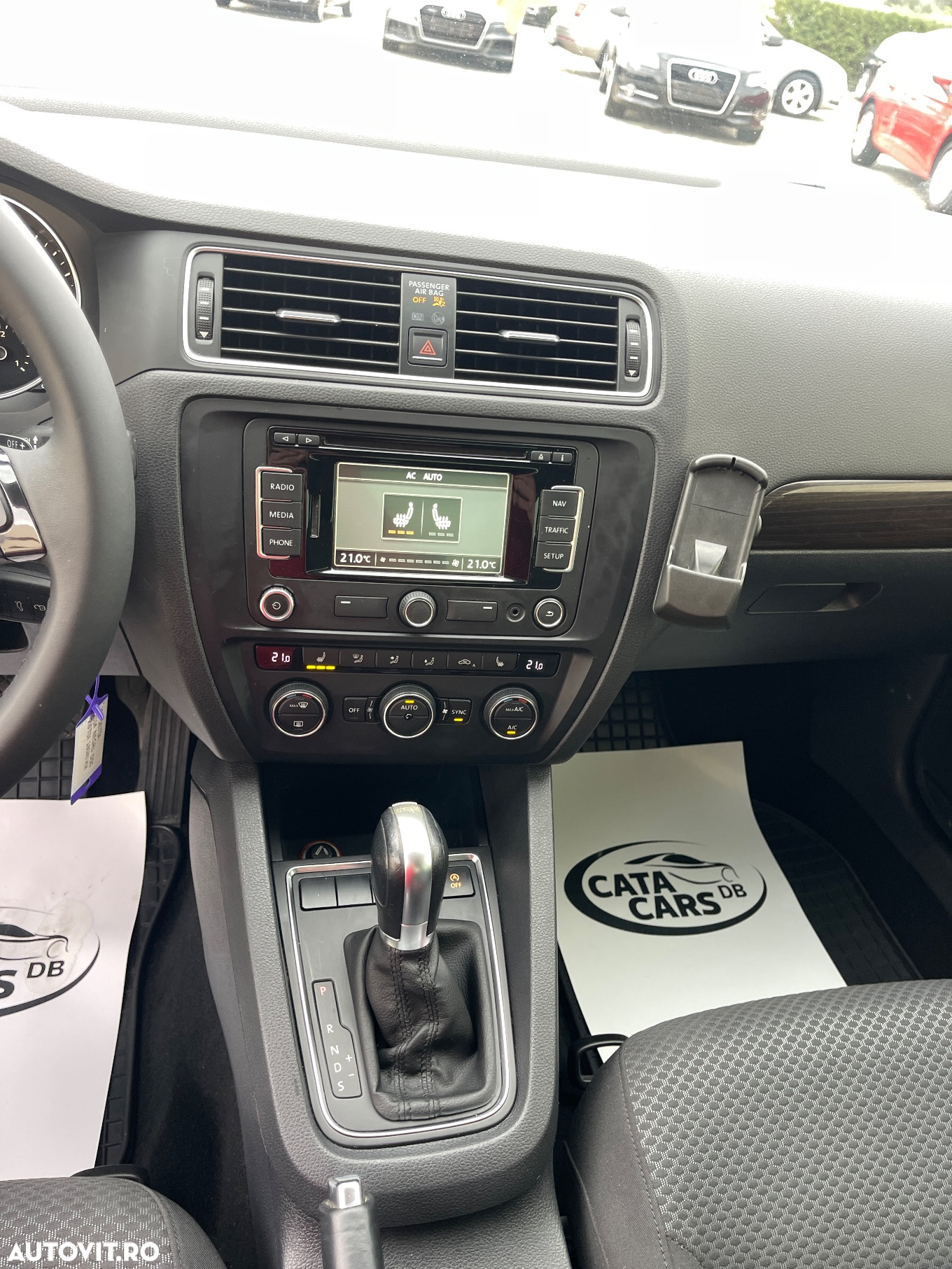 Volkswagen Jetta - 32