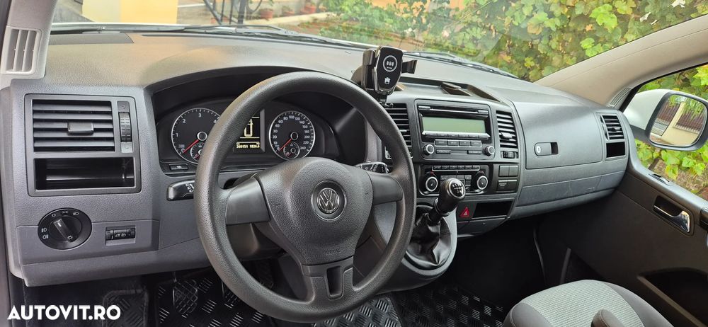 Volkswagen Caravelle - 19