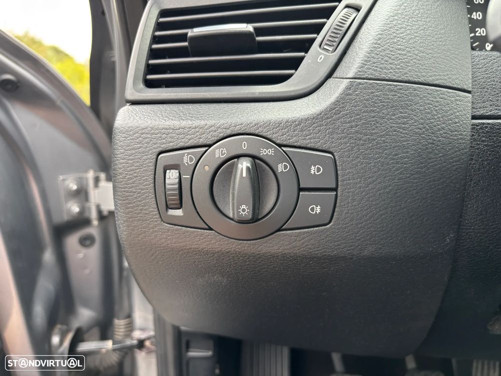 BMW X1 18 d sDrive - 12