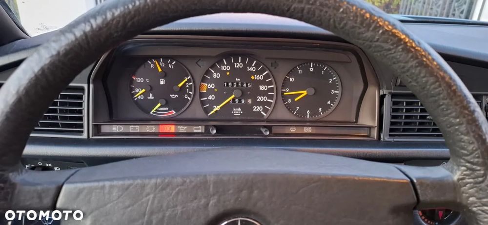 Mercedes-Benz W201 (190) - 14