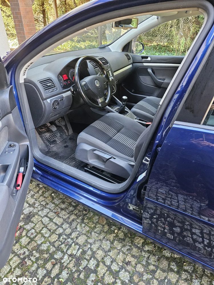 Volkswagen Golf - 5