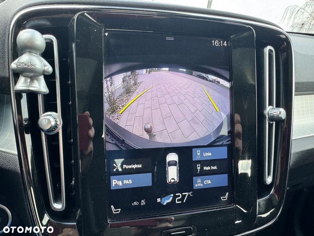 Volvo XC 40 T3 Momentum - 25