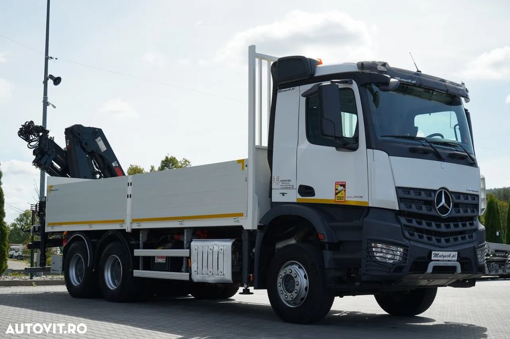Mercedes-Benz AROCS 2643 / 6x4 / CAROSERIE CU BALANȚĂ - 6,3 M / MACARA HIAB X-HIDUO 188 ES-4 / CAPACITATE MAXIMĂ DE RIDICARE: 5.300 KG / ROTATOARE / PODEA HEAVY-DUTY / TRANSMISIE AUTOMATĂ - 9