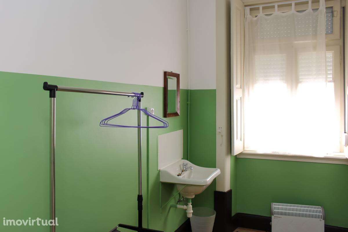 Quarto - localizado em Cidral Coimbra - Grande imagem: 3/36