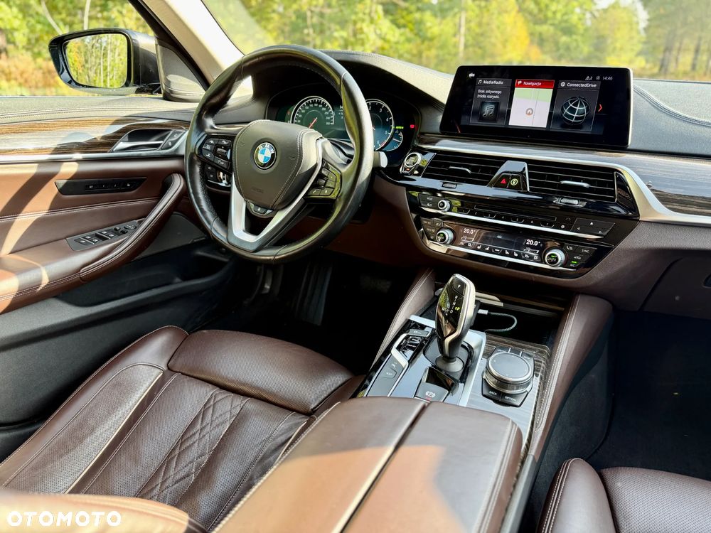BMW Seria 5 520d Luxury Line - 9