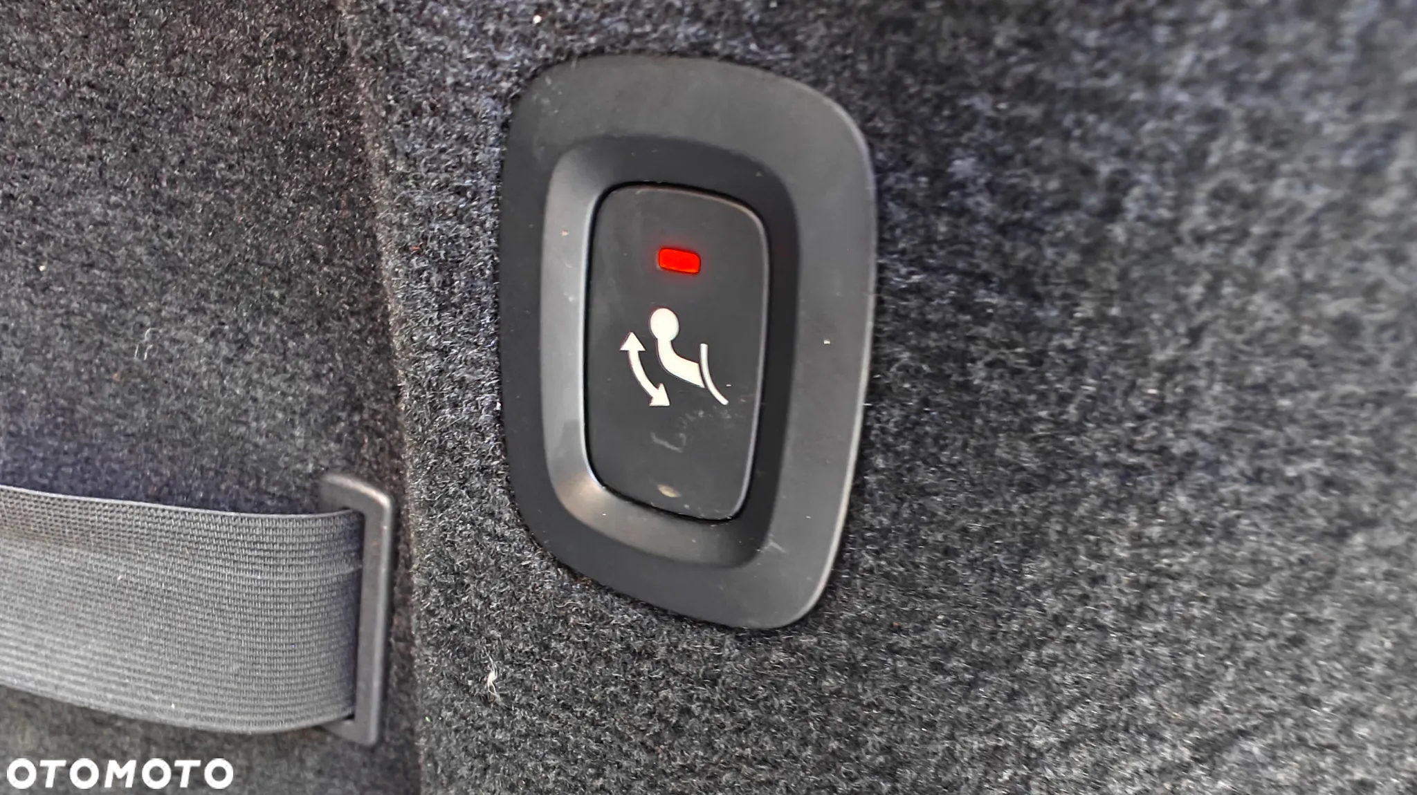 Volvo V90 D4 Momentum Pro - 32