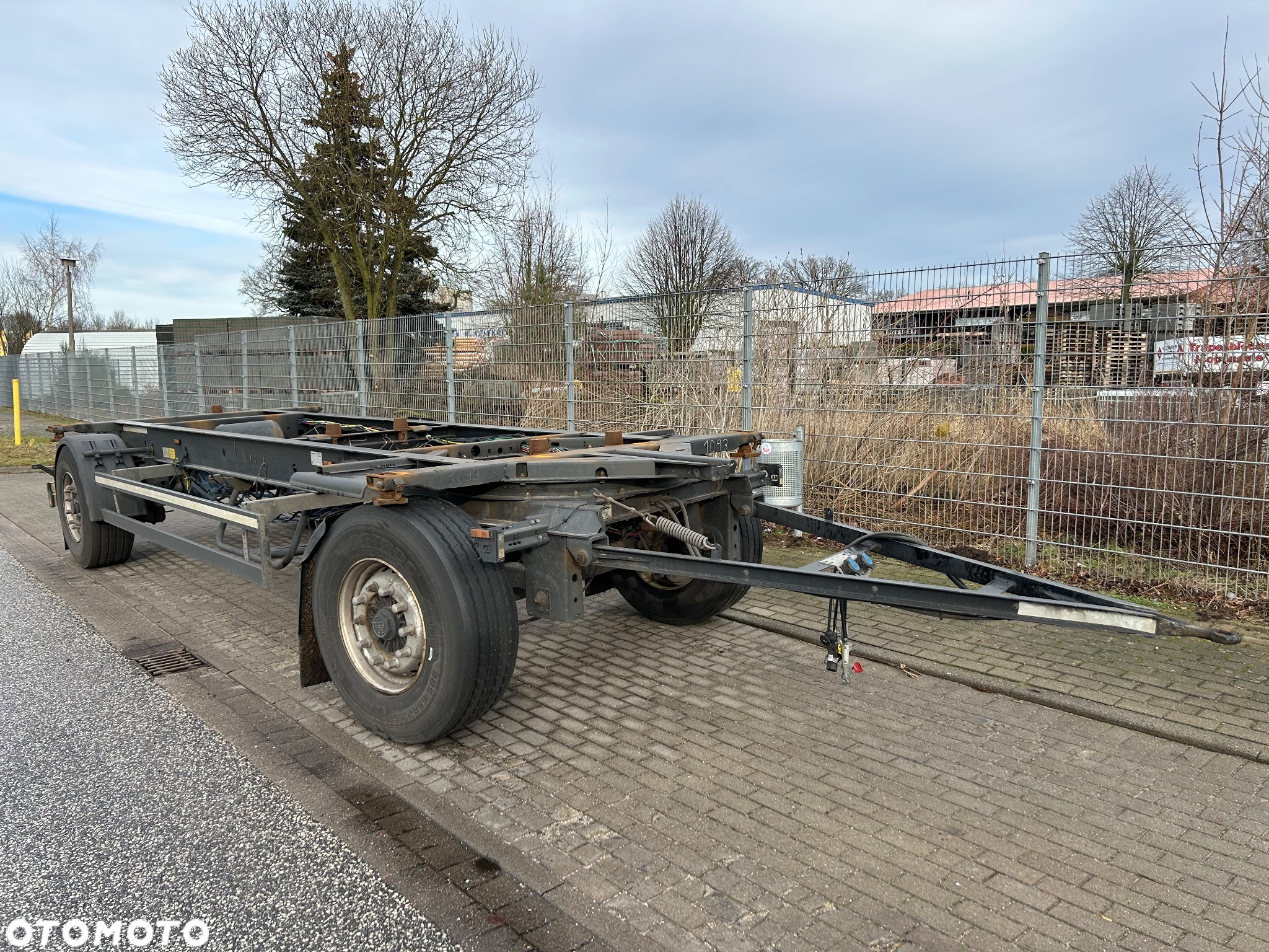 Krone BDF z Niemiec ładne opony stan BDB pod kontener podkontenerowa dyszel - 2